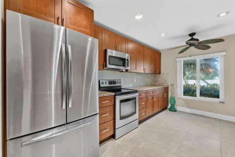 Condo in Weston, Florida, 2 bedrooms  № 2086914 - photo 3
