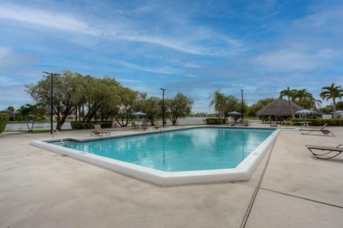 Condo in Weston, Florida, 2 bedrooms  № 2086914 - photo 26