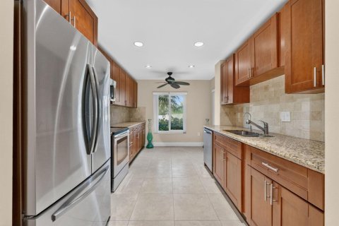 Condo in Weston, Florida, 2 bedrooms  № 2086914 - photo 4