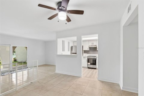 Condominio en venta en Treasure Island, Florida, 1 dormitorio, 72.93 m2 № 2095593 - foto 5
