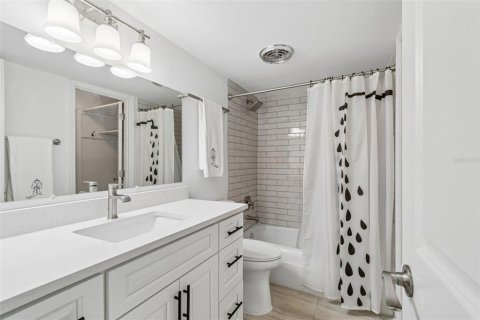 Condominio en venta en Treasure Island, Florida, 1 dormitorio, 72.93 m2 № 2095593 - foto 20