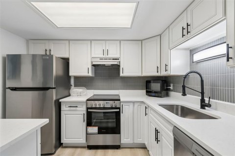 Condominio en venta en Treasure Island, Florida, 1 dormitorio, 72.93 m2 № 2095593 - foto 7