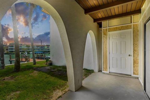 Condominio en venta en Treasure Island, Florida, 1 dormitorio, 72.93 m2 № 2095593 - foto 25