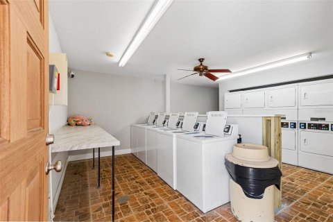 Condominio en venta en Treasure Island, Florida, 1 dormitorio, 72.93 m2 № 2095593 - foto 29