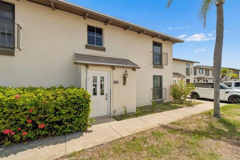 Condominio en venta en Treasure Island, Florida, 1 dormitorio, 72.93 m2 № 2095593 - foto 26