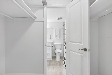Condominio en venta en Treasure Island, Florida, 1 dormitorio, 72.93 m2 № 2095593 - foto 17