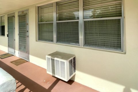 Condo à West Palm Beach, Floride, 1 chambre  № 2328716