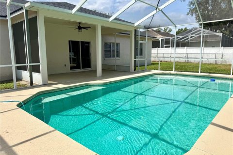 Casa en venta en Lakeland, Florida, 4 dormitorios, 175.12 m2 № 2259333 - foto 2