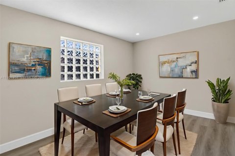 House in Miami, Florida 2 bedrooms, 134.99 sq.m. № 1983538 - photo 13