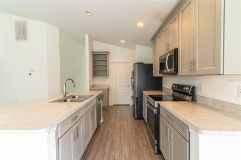 House in Sebring, Florida 4 bedrooms, 182.55 sq.m. № 2347921 - photo 8