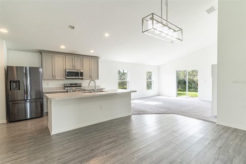 House in Sebring, Florida 4 bedrooms, 182.55 sq.m. № 2347921 - photo 5