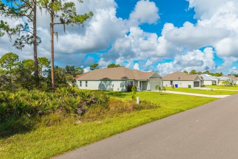 House in Sebring, Florida 4 bedrooms, 182.55 sq.m. № 2347921 - photo 28