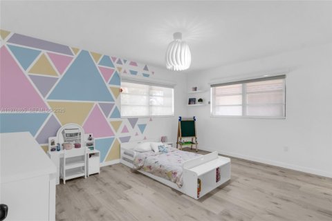 Townhouse in North Miami Beach, Florida 2 bedrooms, 148.64 sq.m. № 2040640 - photo 20