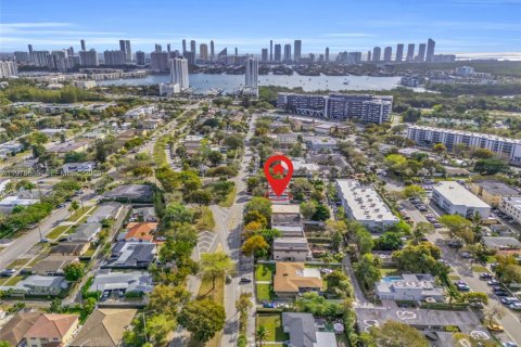 Townhouse in North Miami Beach, Florida 2 bedrooms, 148.64 sq.m. № 2040640 - photo 29