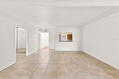 Appartement à louer à Orlando, Floride: 3 chambres, 176.33 m2 № 2296467 - photo 9