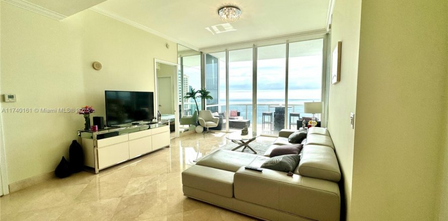 Condo à Sunny Isles Beach, Floride, 2 chambres № 1494108