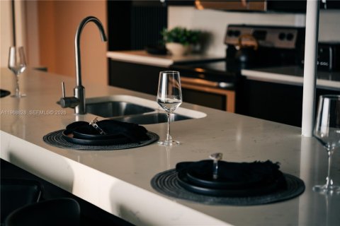 Condo in Miami, Florida, 2 bedrooms  № 2031744 - photo 8