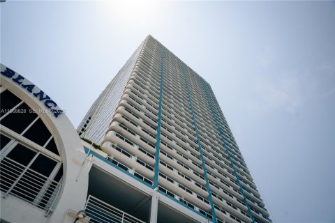 Condo in Miami, Florida, 2 bedrooms  № 2031744 - photo 26