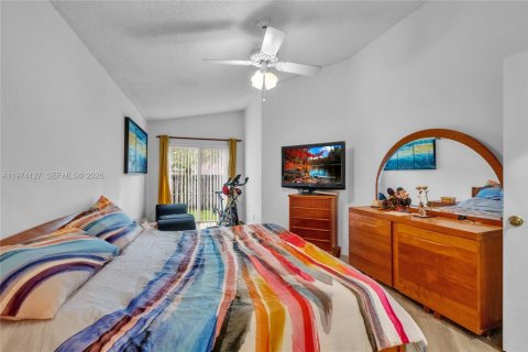House in Weston, Florida 3 bedrooms, 122.07 sq.m. № 2038318 - photo 20