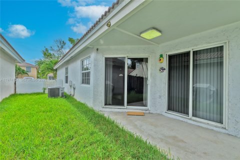 House in Weston, Florida 3 bedrooms, 122.07 sq.m. № 2038318 - photo 27