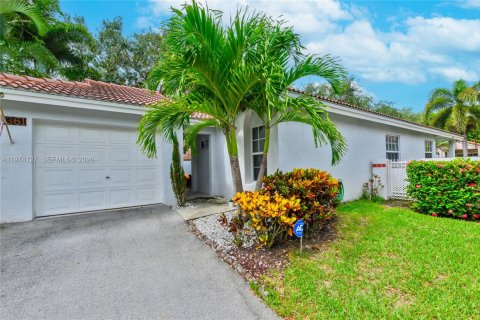 House in Weston, Florida 3 bedrooms, 122.07 sq.m. № 2038318 - photo 6