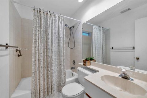 House in Weston, Florida 3 bedrooms, 122.07 sq.m. № 2038318 - photo 24