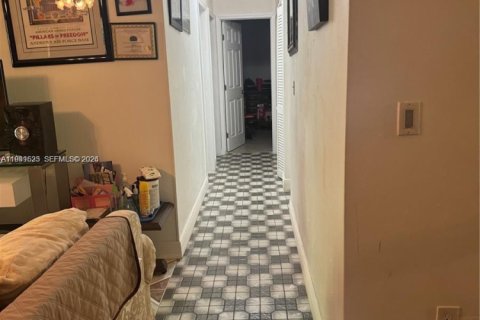 Casa en venta en Miami, Florida, 3 dormitorios, 96.62 m2 № 2088780 - foto 18