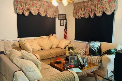 Casa en venta en Miami, Florida, 3 dormitorios, 96.62 m2 № 2088780 - foto 16
