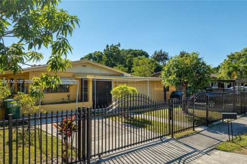 Casa en venta en Miami, Florida, 3 dormitorios, 96.62 m2 № 2088780 - foto 3