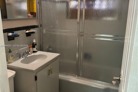 Casa en venta en Miami, Florida, 3 dormitorios, 96.62 m2 № 2088780 - foto 15