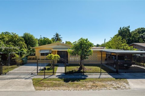 Casa en venta en Miami, Florida, 3 dormitorios, 96.62 m2 № 2088780 - foto 4