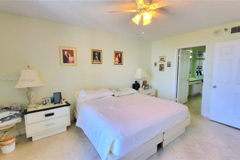 Condo in Aventura, Florida, 2 bedrooms  № 1960328 - photo 25