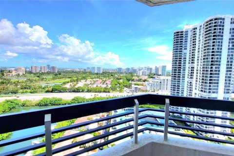 Condo in Aventura, Florida, 2 bedrooms  № 1960328 - photo 19