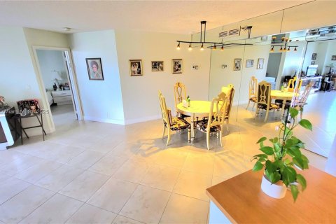 Condo in Aventura, Florida, 2 bedrooms  № 1960328 - photo 14