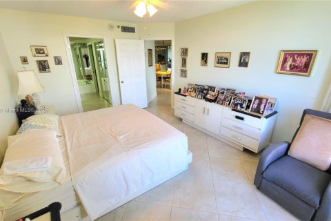 Condo in Aventura, Florida, 2 bedrooms  № 1960328 - photo 26
