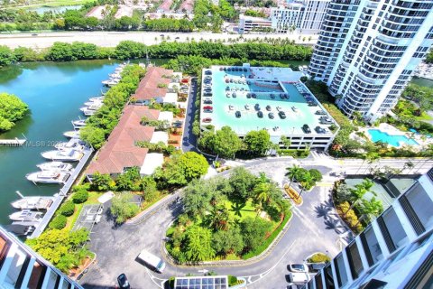 Condo in Aventura, Florida, 2 bedrooms  № 1960328 - photo 23
