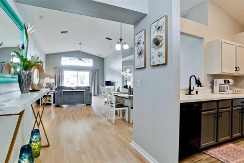 Villa ou maison à vendre à Bradenton, Floride: 4 chambres, 156.54 m2 № 2215033 - photo 4