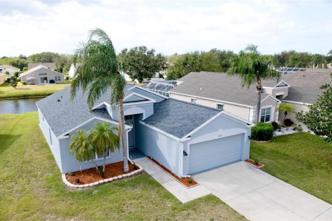 House in Bradenton, Florida 4 bedrooms, 156.54 sq.m. № 2215033