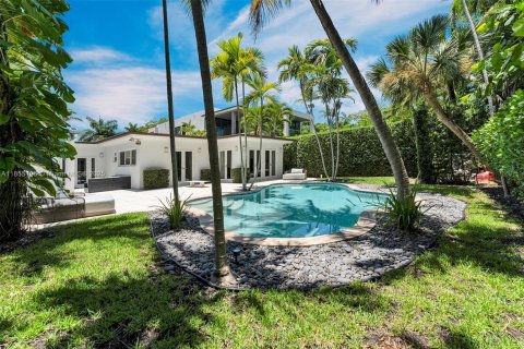 Casa en venta en Miami Beach, Florida, 5 dormitorios, 369.75 m2 № 1874780 - foto 28