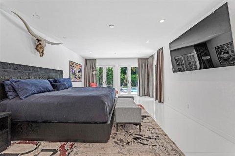 Casa en venta en Miami Beach, Florida, 5 dormitorios, 369.75 m2 № 1874780 - foto 25