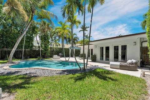 Casa en venta en Miami Beach, Florida, 5 dormitorios, 369.75 m2 № 1874780 - foto 29