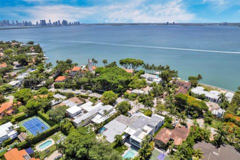 Casa en venta en Miami Beach, Florida, 5 dormitorios, 369.75 m2 № 1874780 - foto 1