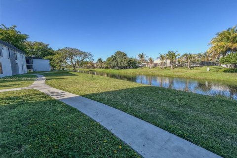 Condo in Miami, Florida, 2 bedrooms № 2075756 - photo 12
