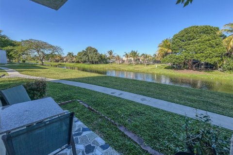 Condo in Miami, Florida, 2 bedrooms № 2075756 - photo 10