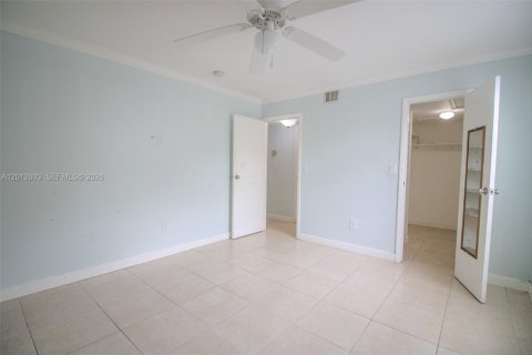 Condo in Miami, Florida, 2 bedrooms № 2075756 - photo 7