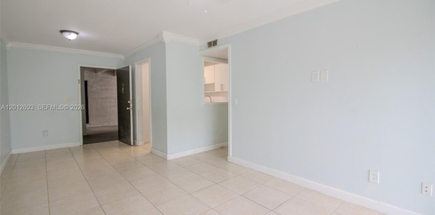 Condo in Miami, Florida, 2 bedrooms № 2075756
