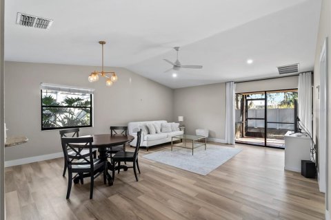 Villa ou maison à vendre à Sarasota, Floride: 2 chambres, 95.13 m2 № 2096595 - photo 15
