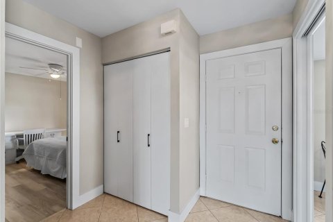 Villa ou maison à vendre à Sarasota, Floride: 2 chambres, 95.13 m2 № 2096595 - photo 5