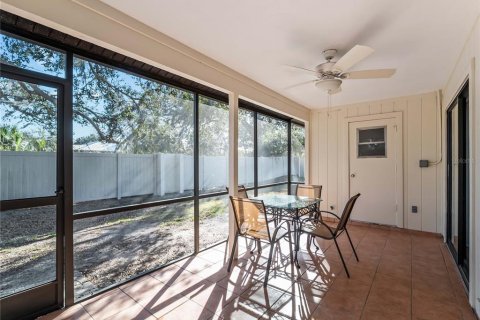 Villa ou maison à vendre à Sarasota, Floride: 2 chambres, 95.13 m2 № 2096595 - photo 28