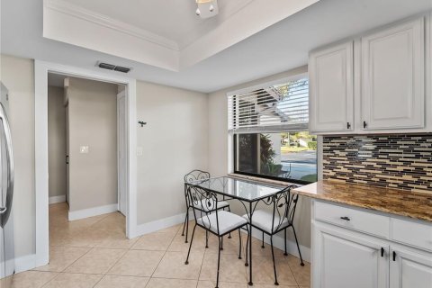 Villa ou maison à vendre à Sarasota, Floride: 2 chambres, 95.13 m2 № 2096595 - photo 9
